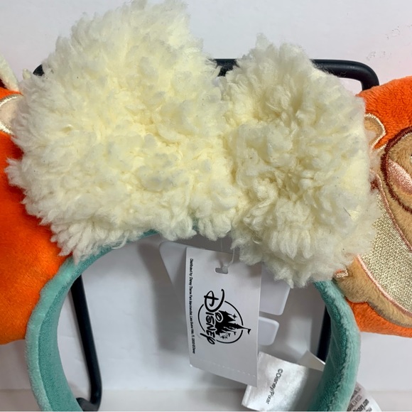 NWT. Turning Red ears. Minnie transforms the typical mouse ear headband - Picture 2 of 11